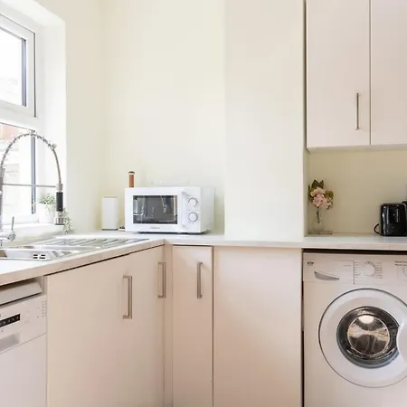 Pensión Guestready - A Cosy Retreat With Terrace In Dublín
