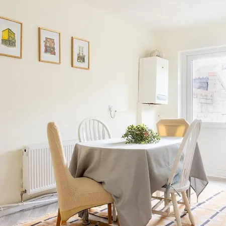 Pensión Guestready - A Cosy Retreat With Terrace In Dublín